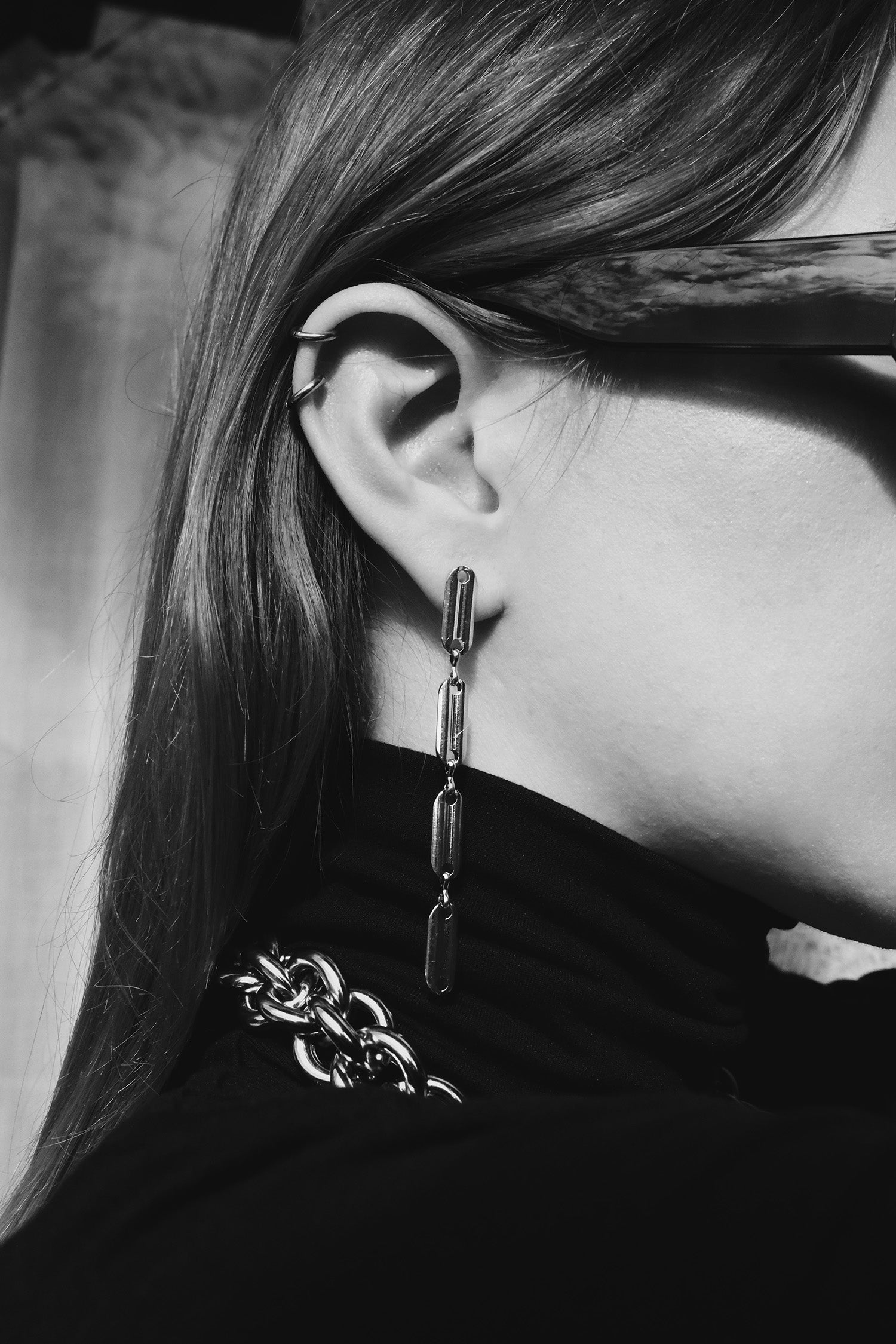 CYRIN SILVER EARRING