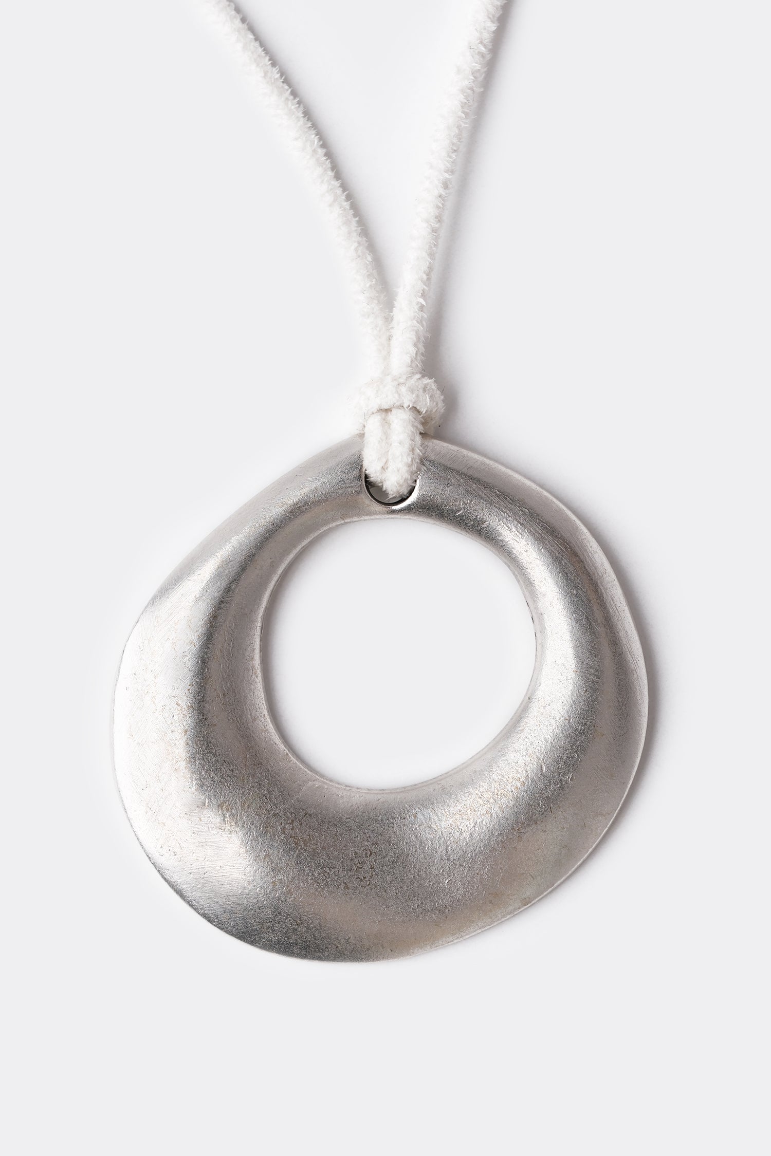 JOSE LUIS WHITE NECKLACE