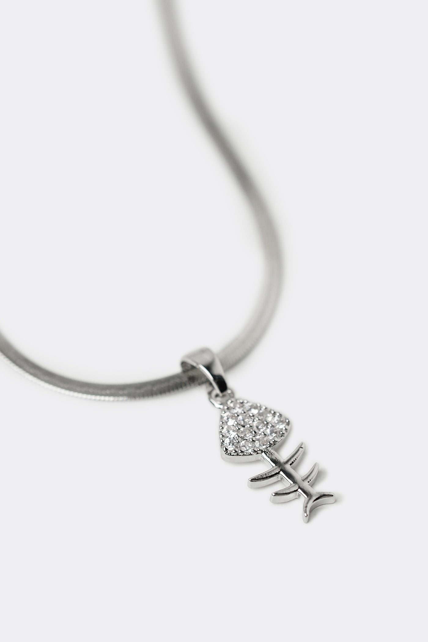 LEUCOSIA NECKLACE