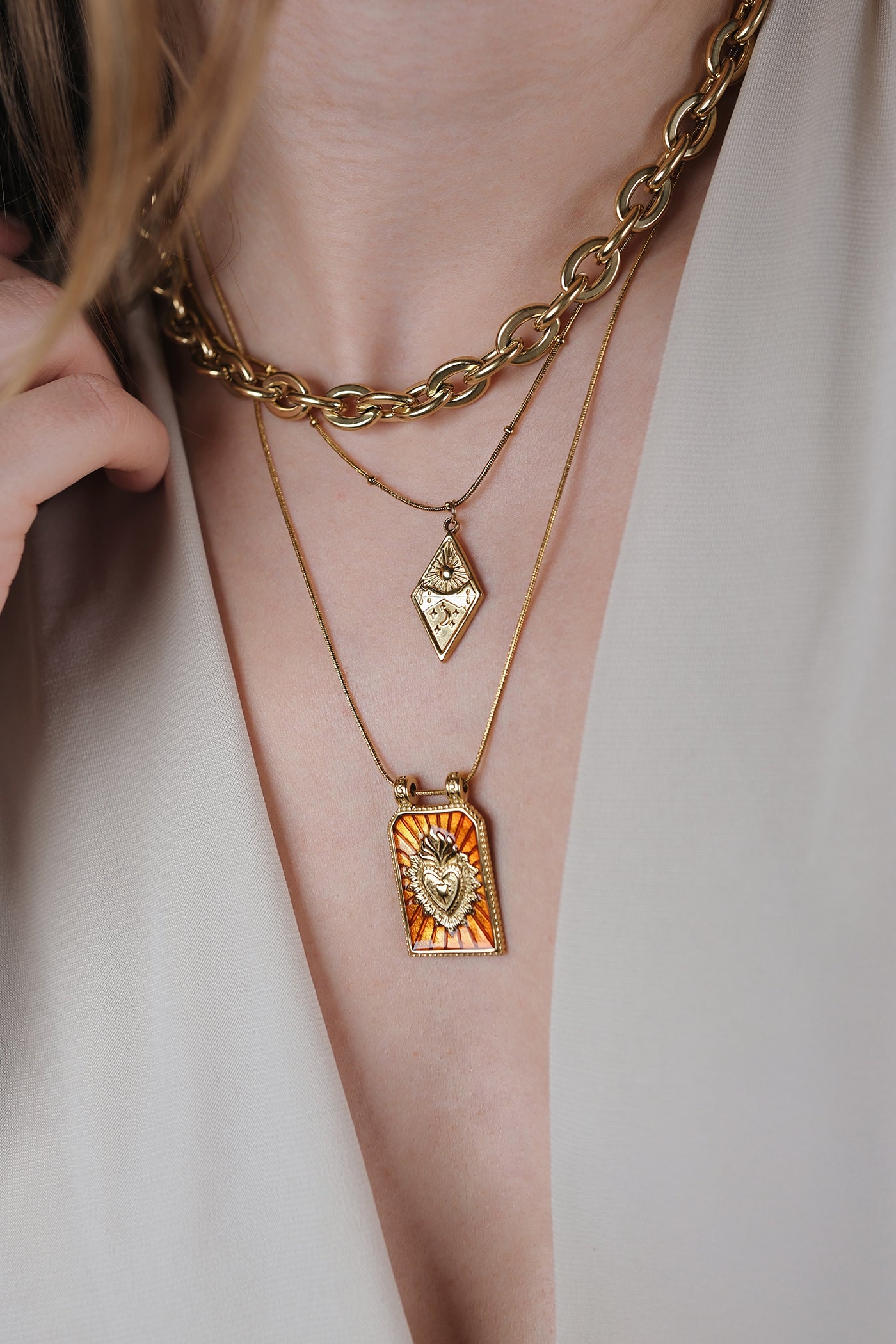 MAELORA NECKLACE