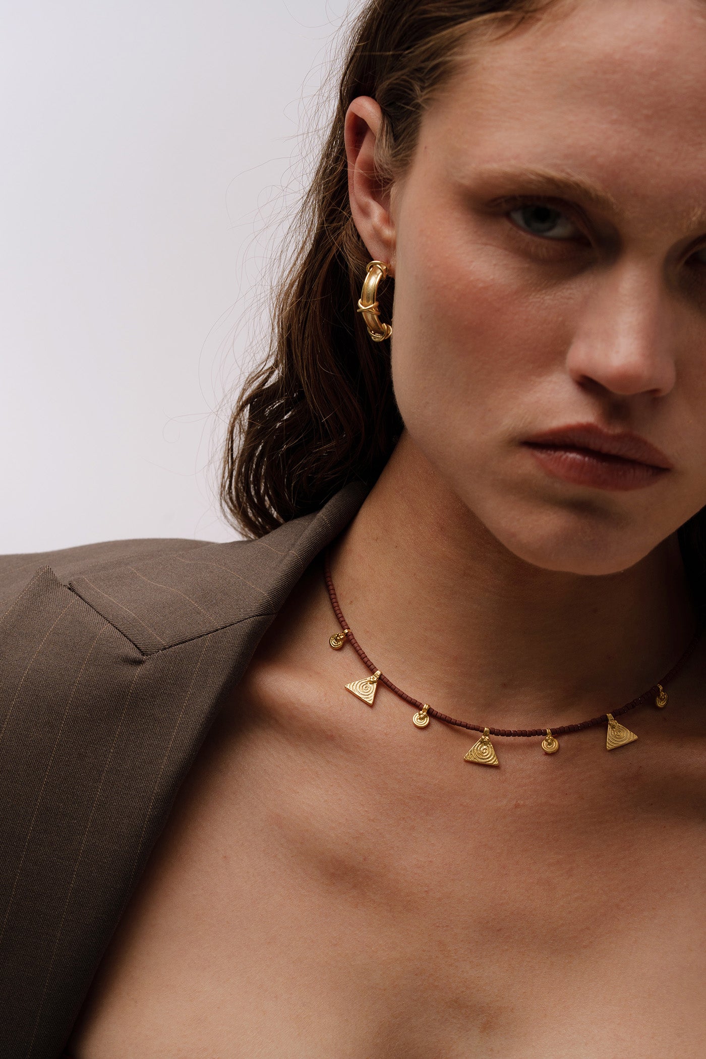 MRINAL BROWN NECKLACE