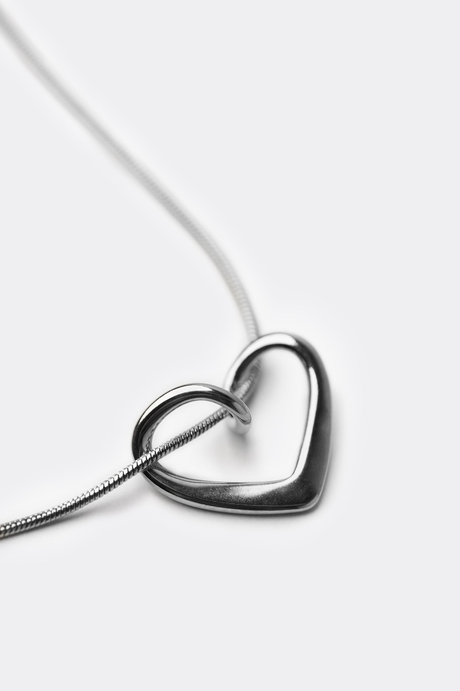 CATANITUS SILVER NECKLACE