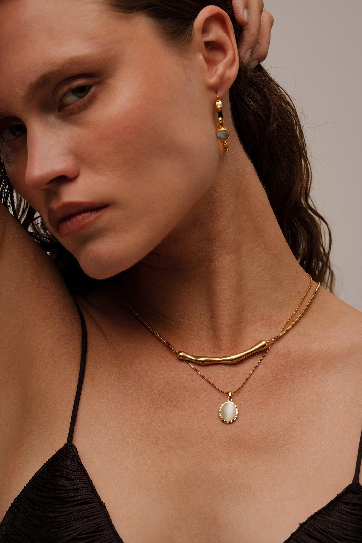 EUDORA WHITE NECKLACE