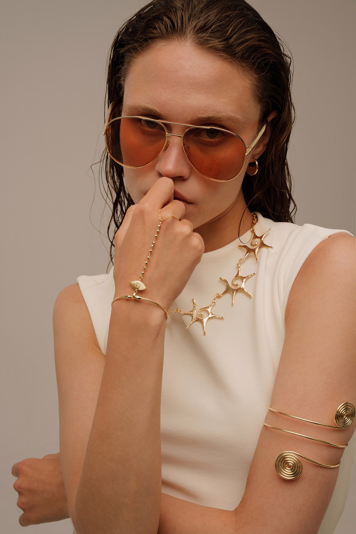 EULALIA HAND CHAIN