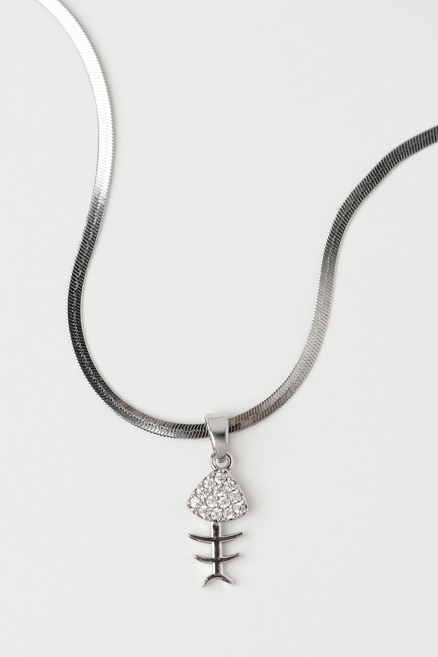 LEUCOSIA NECKLACE