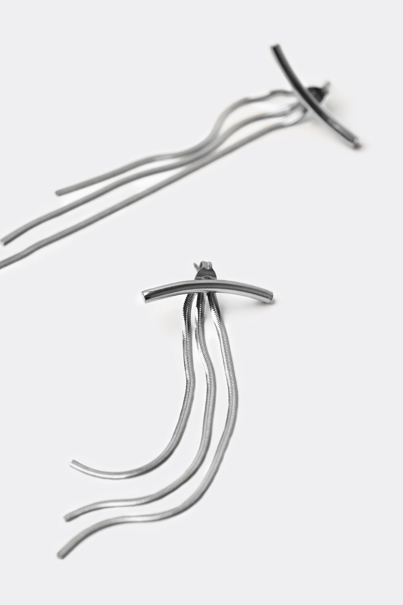 MORENTHA SILVER EARRING