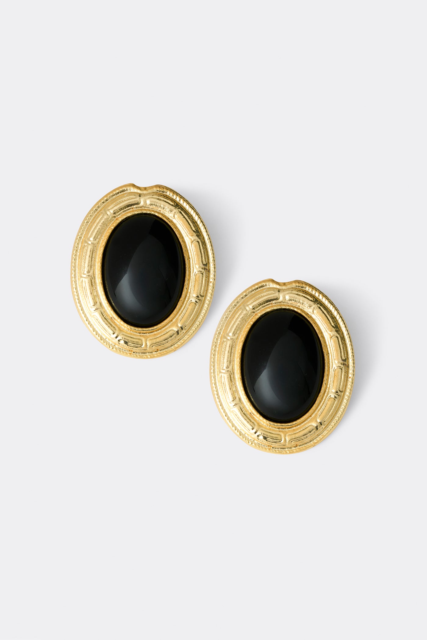 QUERCUS BLACK EARRING