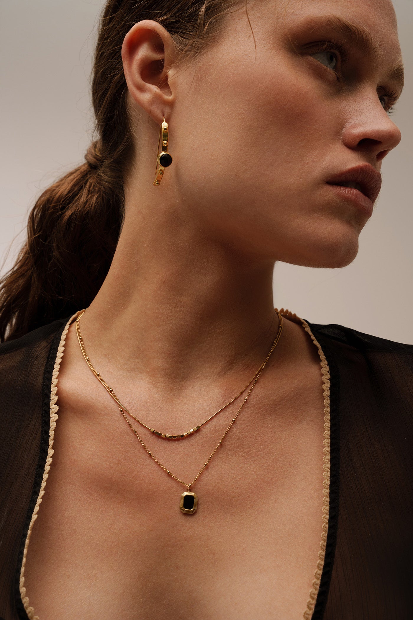 ROSTE BLACK EARRING